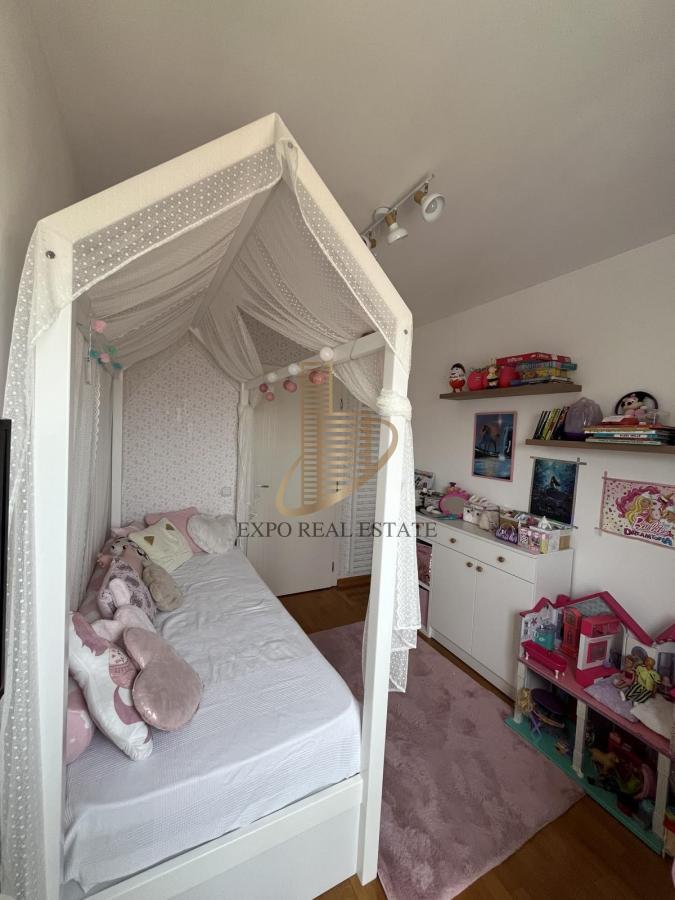 Prodaja 4,0 stan od 112m2 Maksima Gorkog