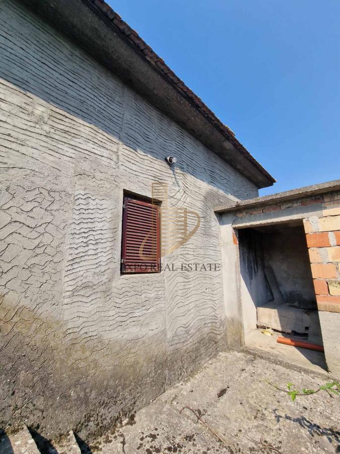 Kuća,Novi Banovci idealna za poslovanje, 765m2