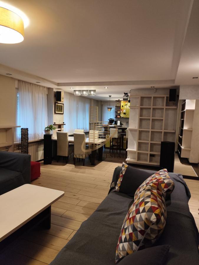 Izdavanje 4,0 stan od 120m2 Limanska pijaca