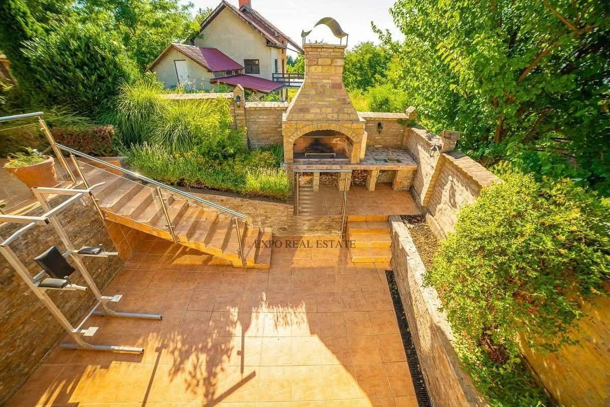 LUX vila sa bazenom