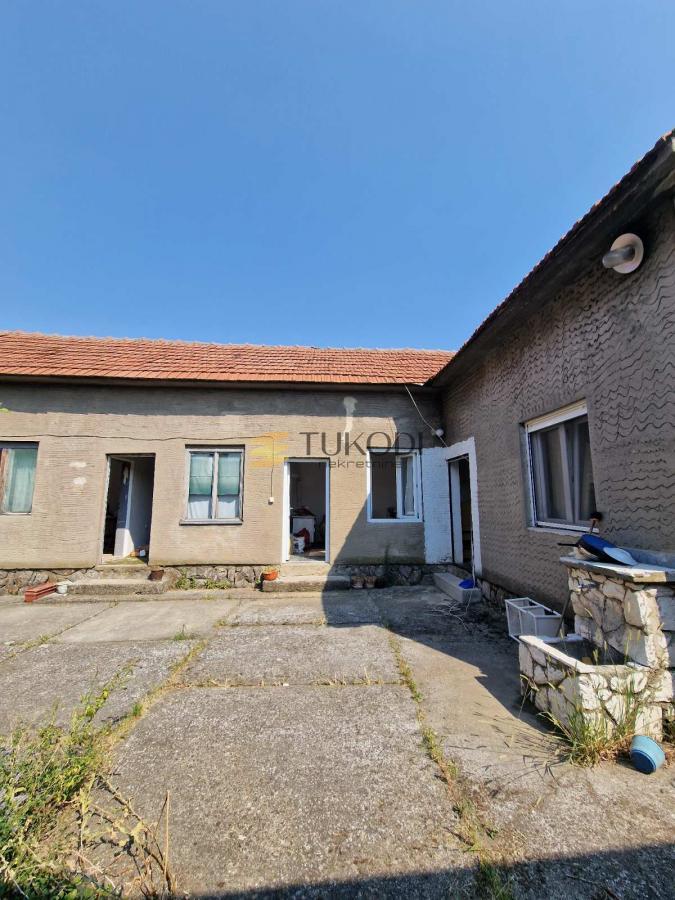 Kuća,Novi Banovci idealna za poslovanje, 765m2