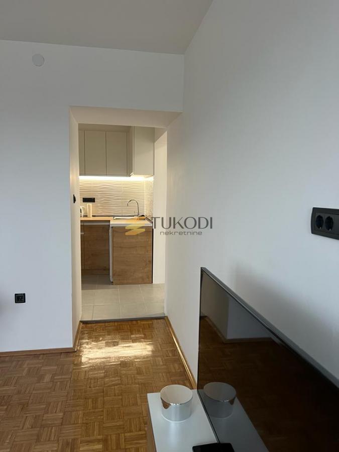 Izdavanje 1,5 stan od 38m2 Bulevar Oslobođenja