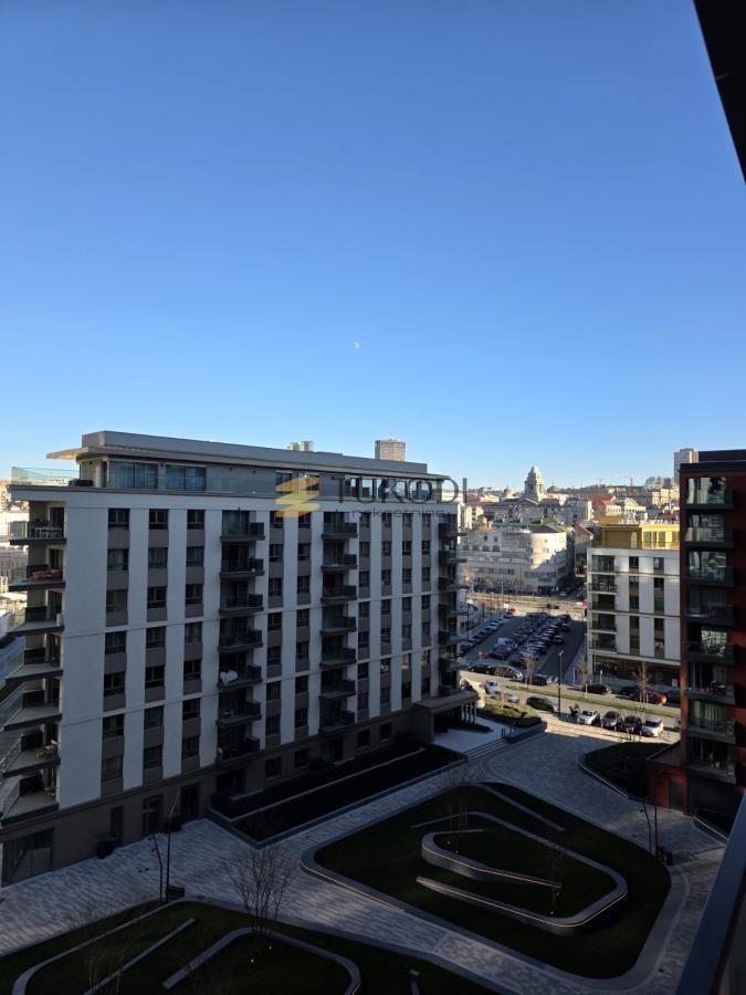 Izdavanje 2,0 stan BW Kings sa garažnim parking mestom