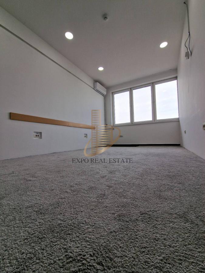 Poslovni prostor 1150m2 Novo Naselje