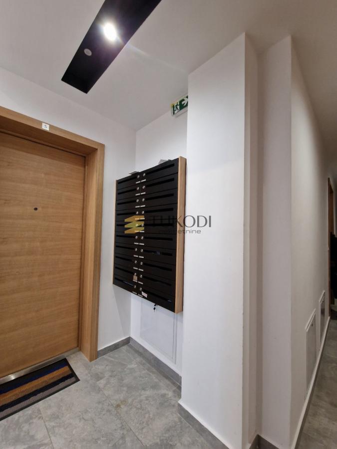 Nov, neuseljavan 1,5 stan- PREMIUM NOVOGRADNJA + parking mesto