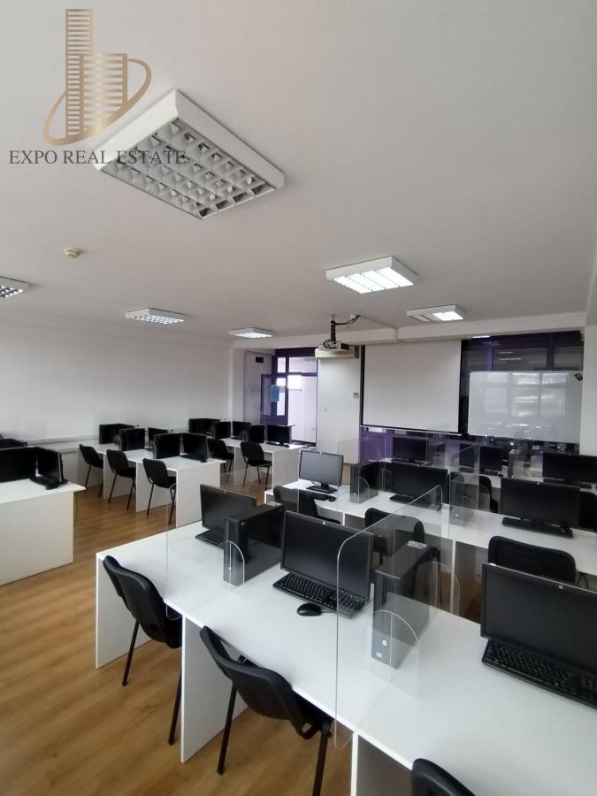 Poslovni prostor od 500m2 idealan za školu ili IT