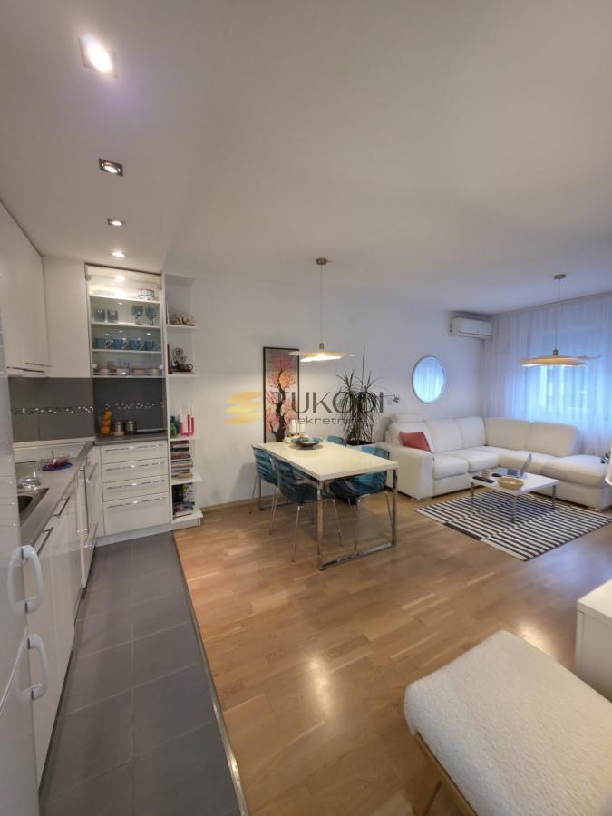 Prodaja 3,0 stan od 57m2 Podbara