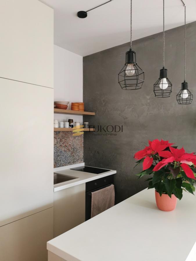 Nov dizajnerski 1.5 stan blizu 16.oktobra Mirijevo