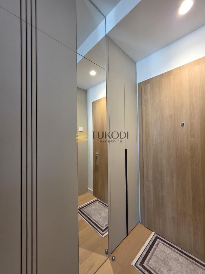 Izdavanje 2,0 stan BW Kings sa garažnim parking mestom