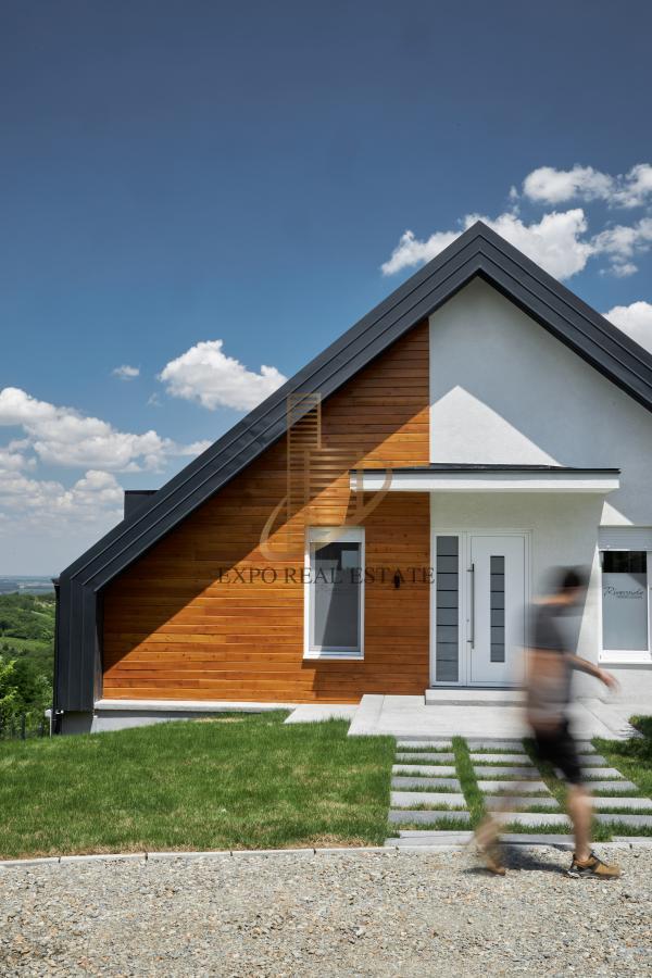 Izdavanje 4,0 kuća sa bazenom Sremski Karlovci