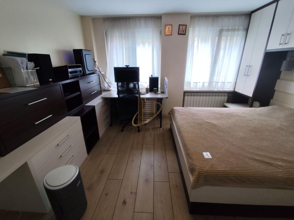 Izdavanje 4,0 stan od 120m2 Limanska pijaca