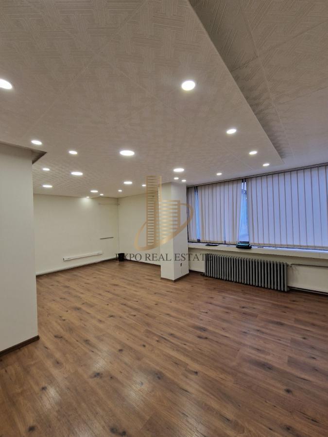 Prodaja poslovni prostor 3150 m2 Poenkareova