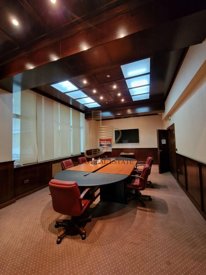 Poslovni prostor od 690m2