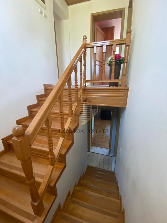 Prodaja,kuća na Kosmaju 355m2