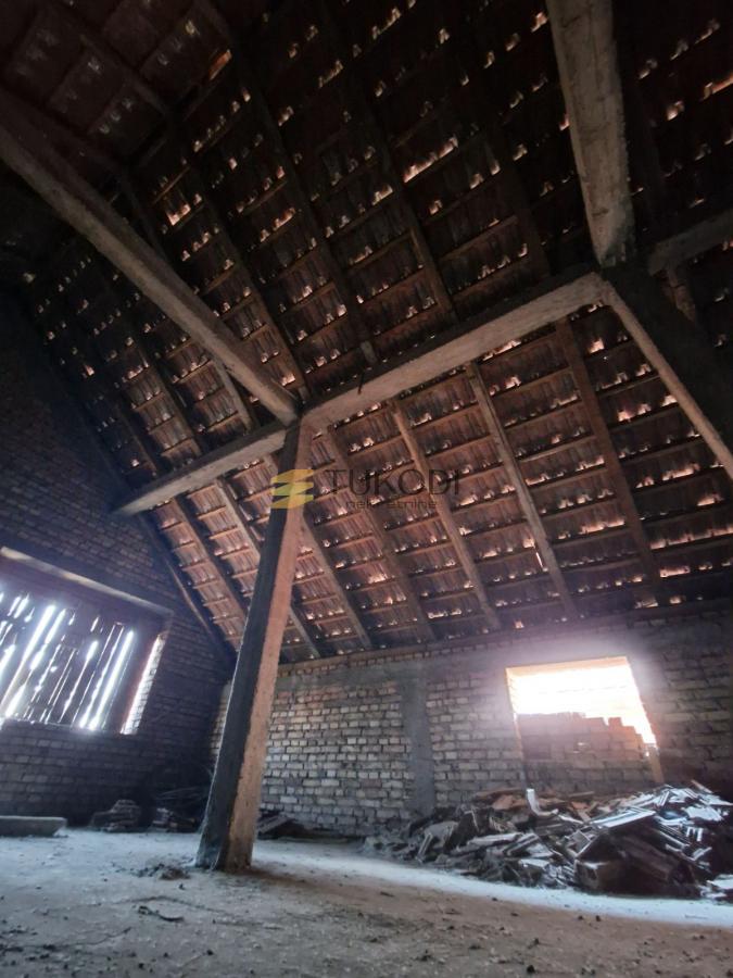 Kuća,Novi Banovci idealna za poslovanje, 765m2