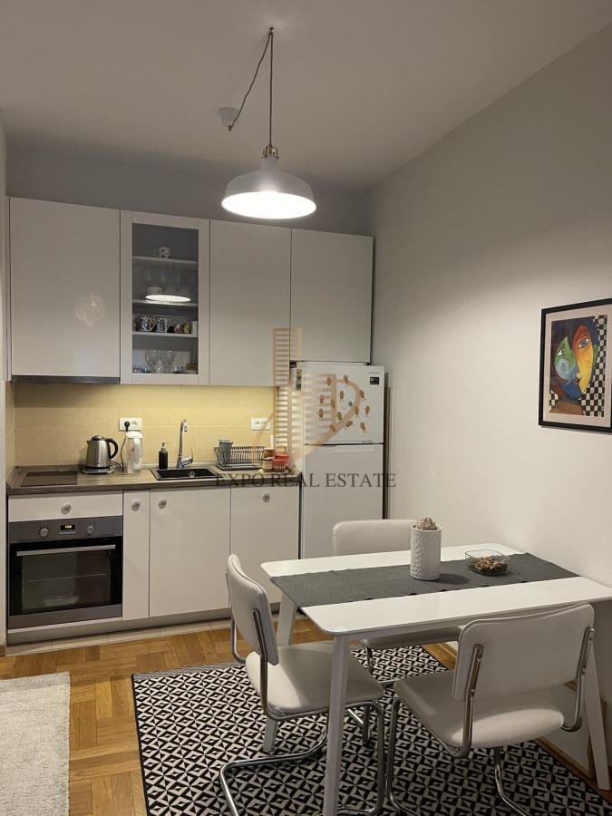 Izdavanje 0,5 stan od 35m2 Dorćol