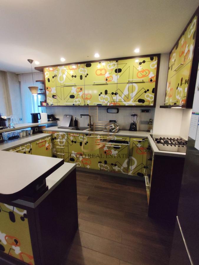 Izdavanje 4,0 stan od 120m2 Limanska pijaca