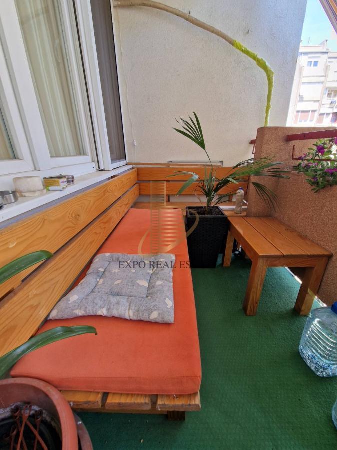 Trosoban stan 71m2, Blok 22, odlična lokacija
