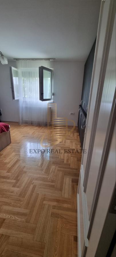 Prodaja,kuća od 200m2 pored Dunava