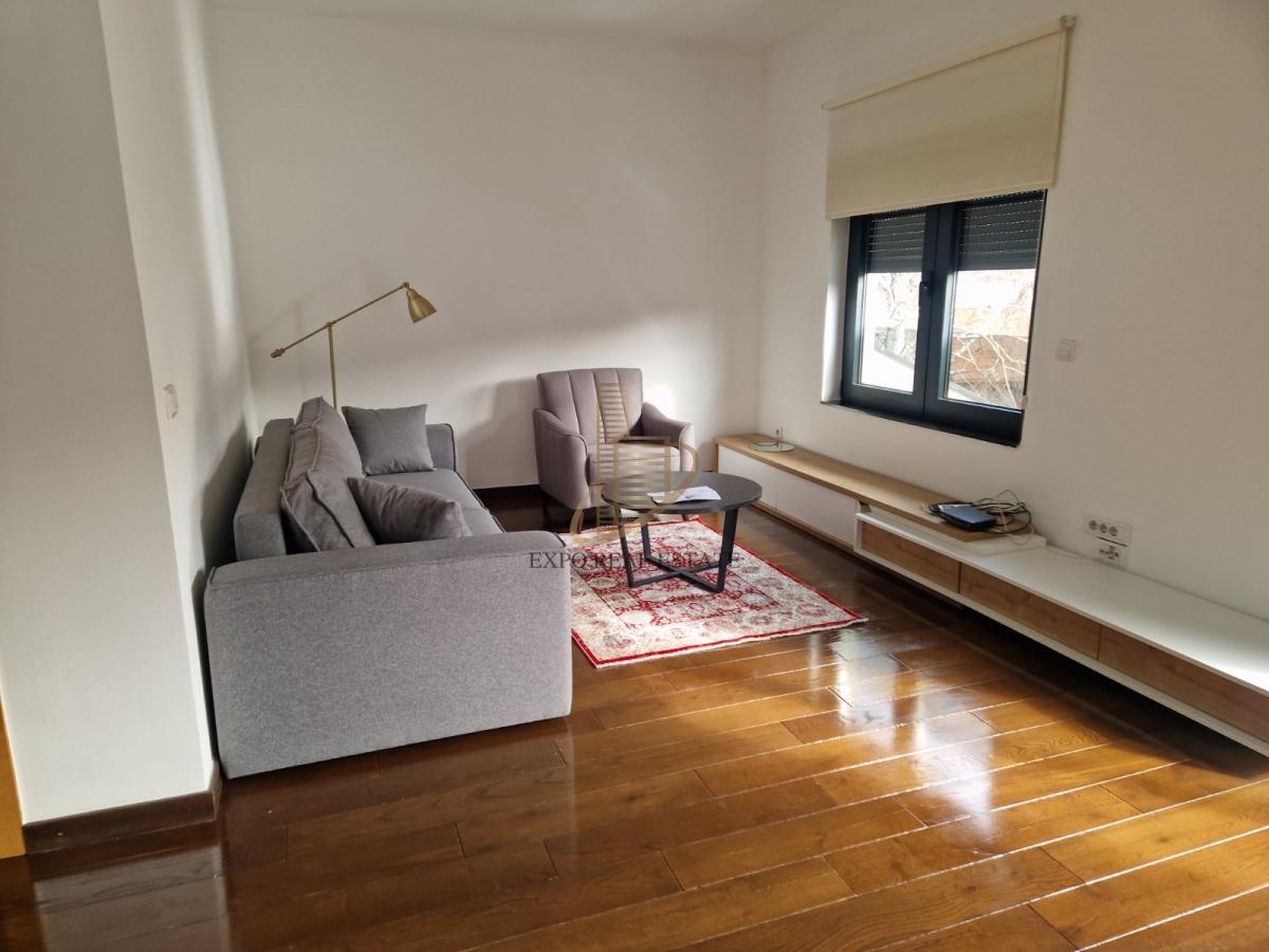 Izdavanje 3,0 stan od 80m2 sa garažnim mestom