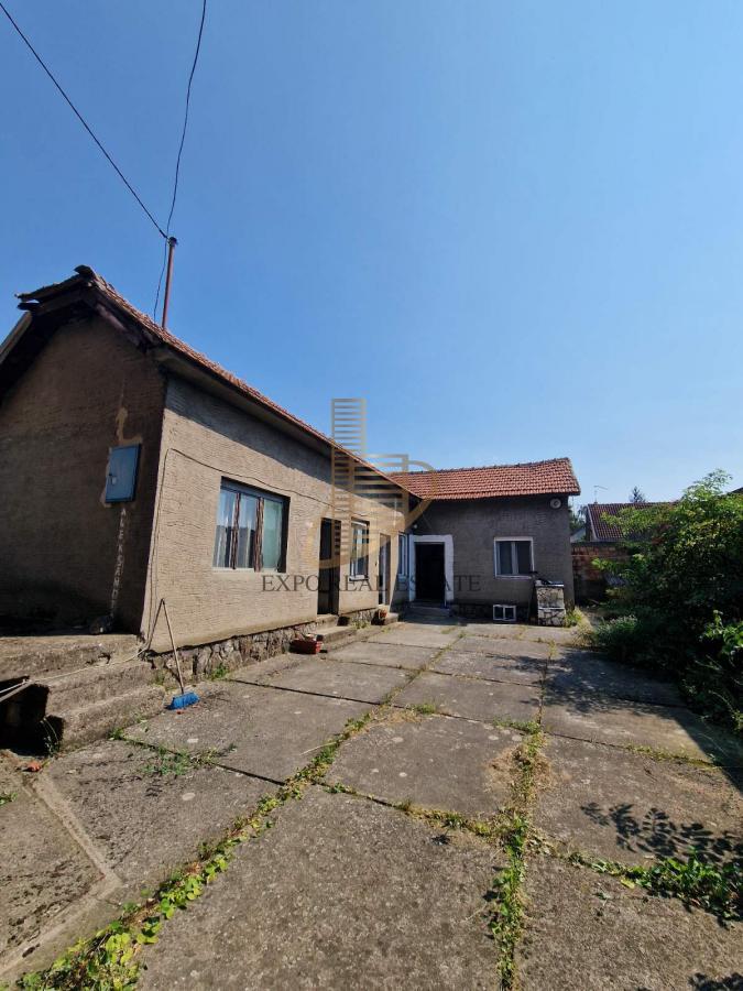 Kuća,Novi Banovci idealna za poslovanje, 765m2