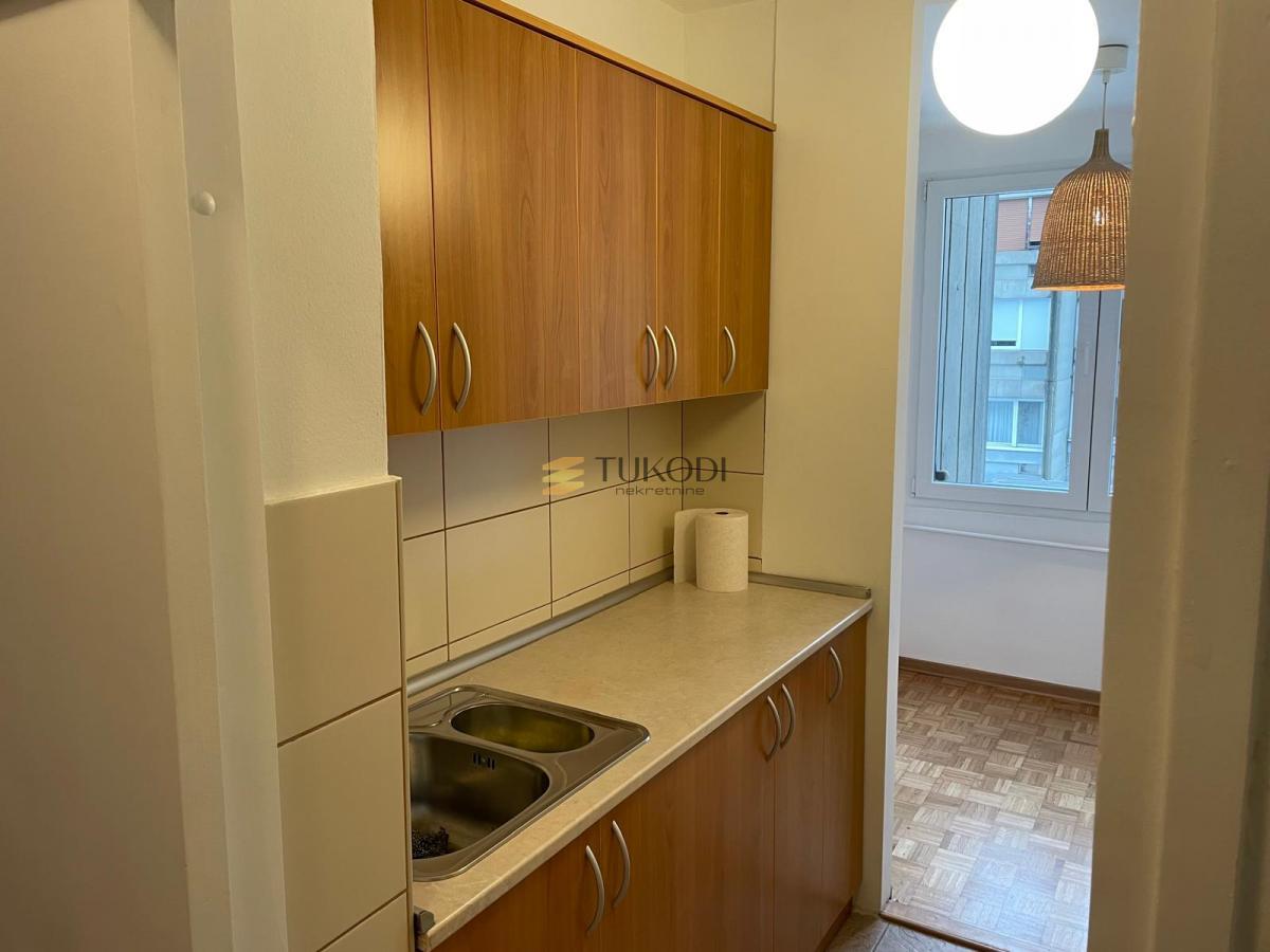 Dvosoban stan u 22.bloku