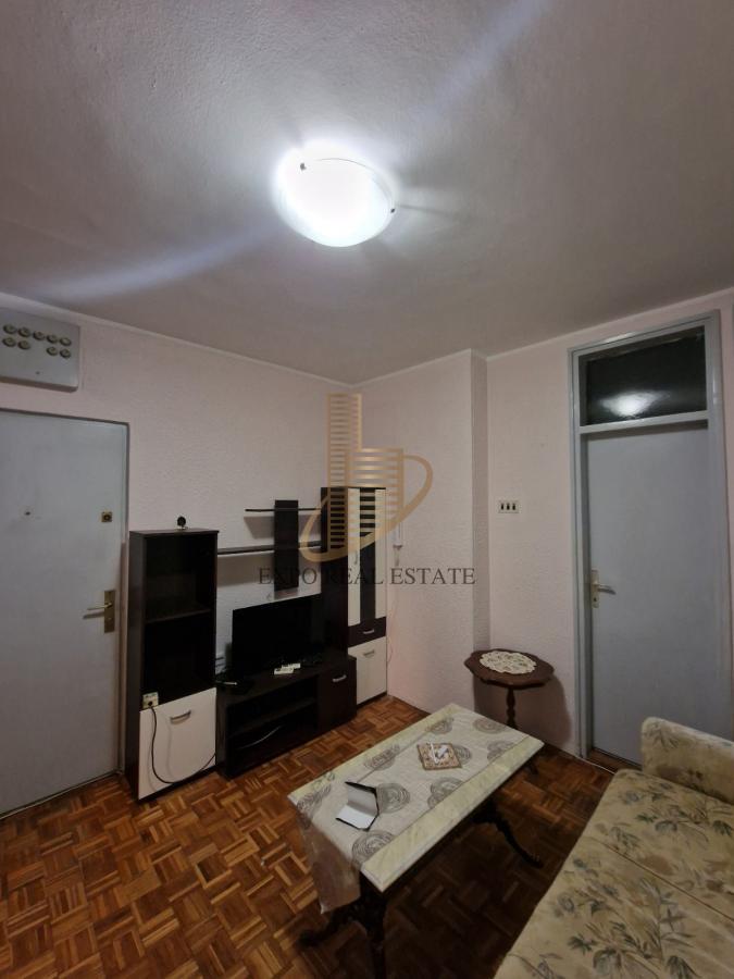 Izdavanje 2,0 stan od 51m2 Gandijeva