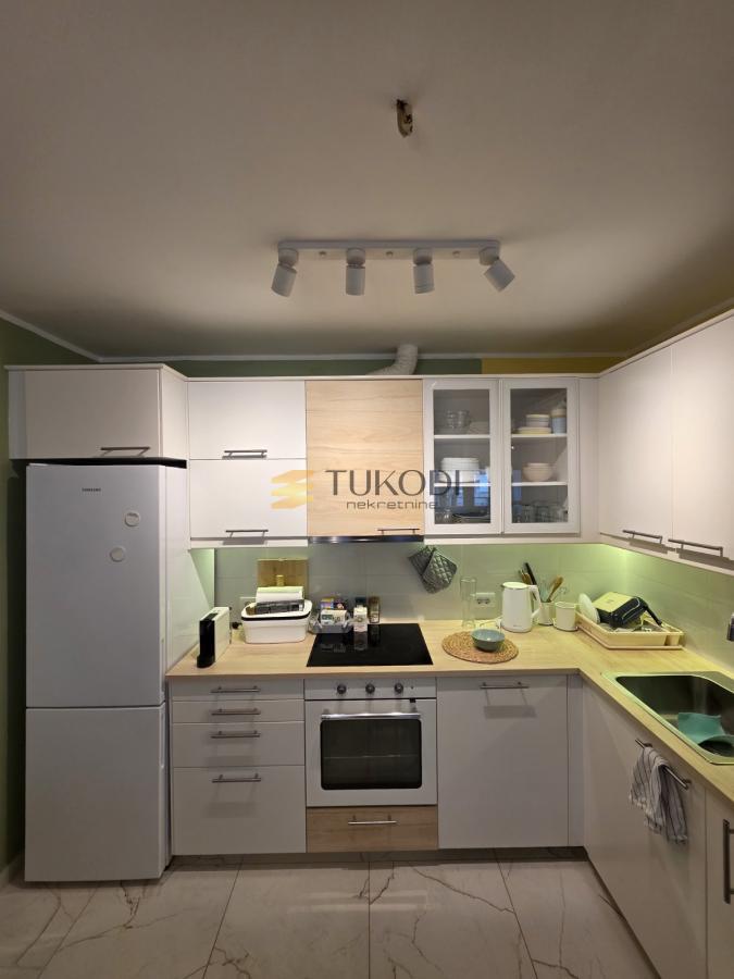 Izdavanje 3,0 stan od 80m2 Blok 22