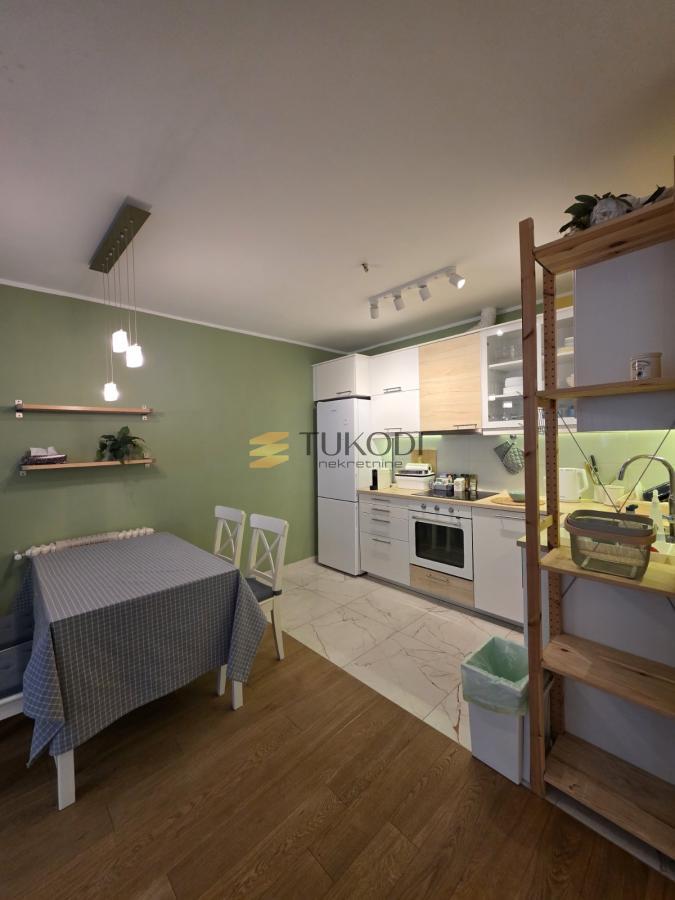 Izdavanje 3,0 stan od 80m2 Blok 22