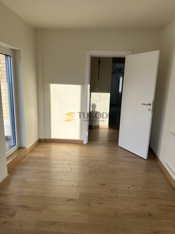 Moderan 3.0 stan kod Immo centra sa panoramskim pogledom