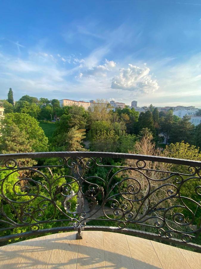 Izdavanje 2.0 lux stana na Zvezdari