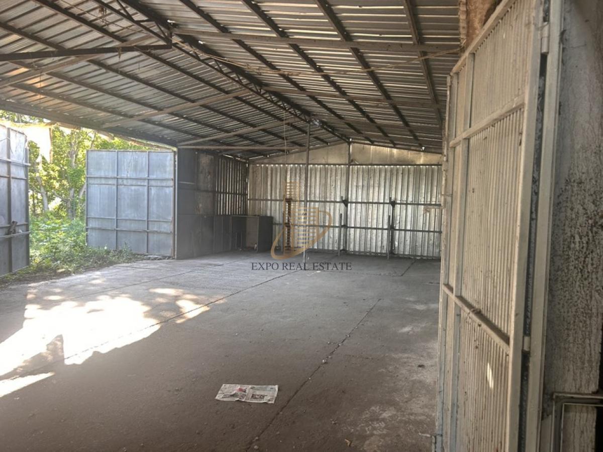 Plac 35a sa halom od 450m2