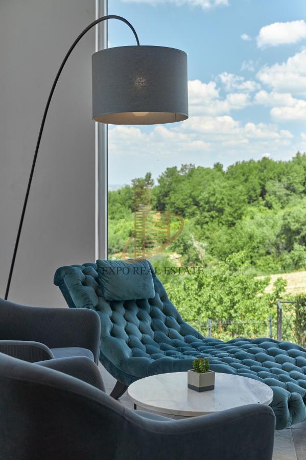 Izdavanje 4,0 kuća sa bazenom Sremski Karlovci