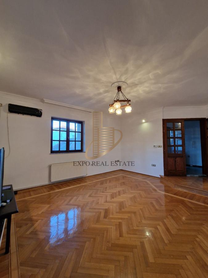 Izdavanje kuće od 450 m2 za poslovnu delatnost