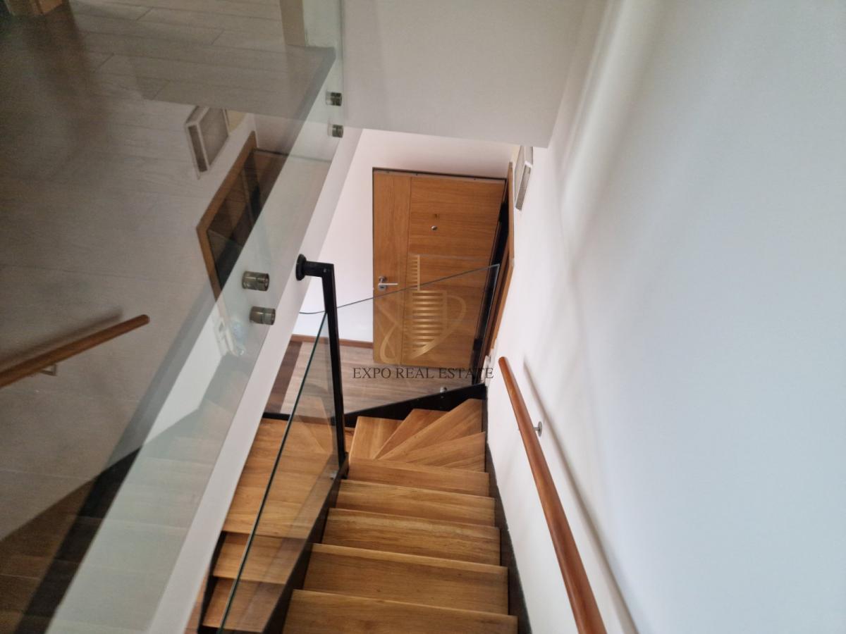 Izdavanje 3,0 stan od 80m2 sa garažnim mestom