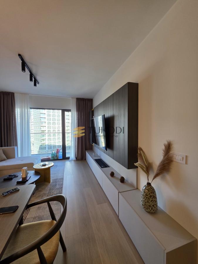 Izdavanje 2,0 stan BW Kings sa garažnim parking mestom