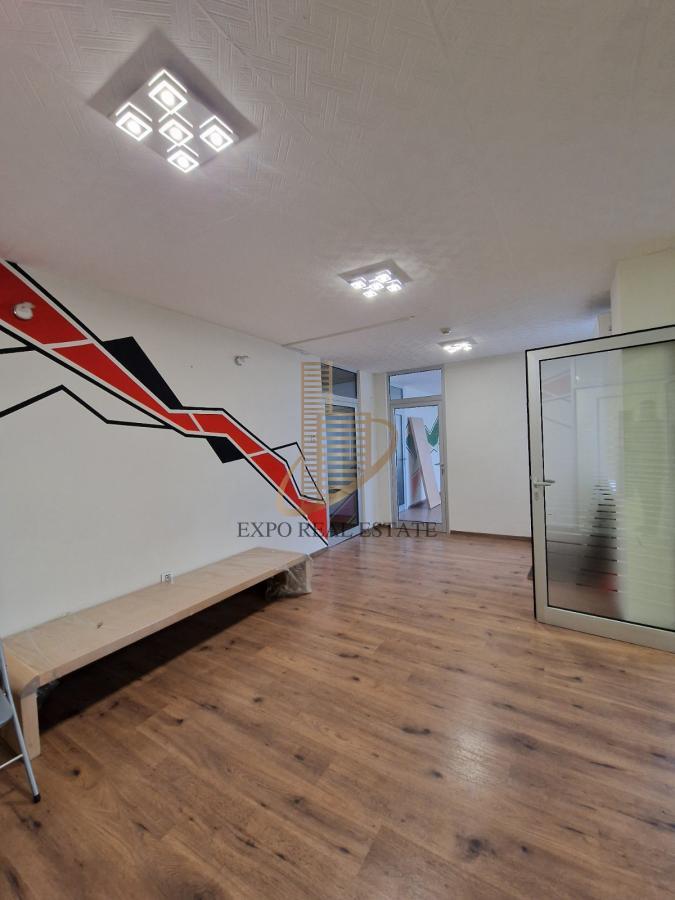 Prodaja poslovni prostor 3150 m2 Poenkareova