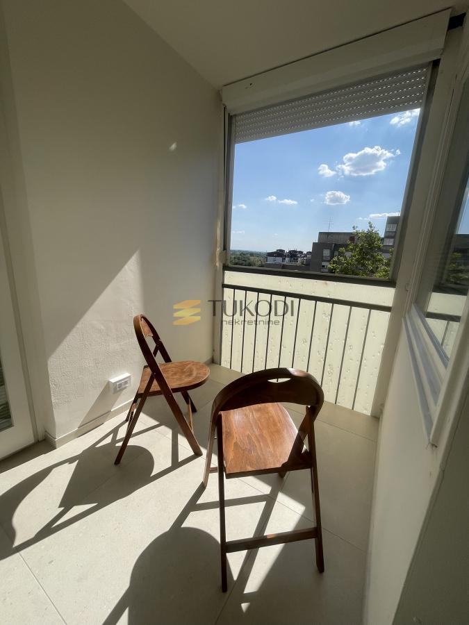 Osunčan i prijatan stan u bloku 61