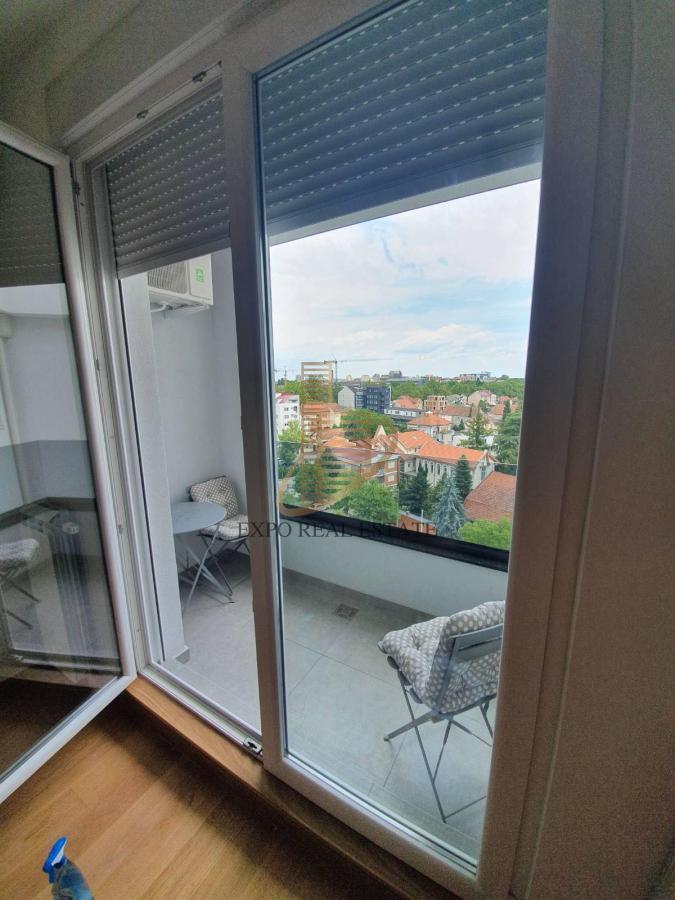 Izdavanje 1,5 stan od 44m2 Bulevar Evrope