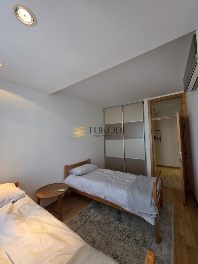 Stan 85m2 Žorža Klemensoa sa garažom