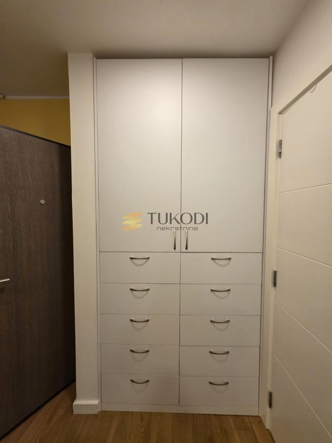 Izdavanje 3,0 stan od 80m2 Blok 22