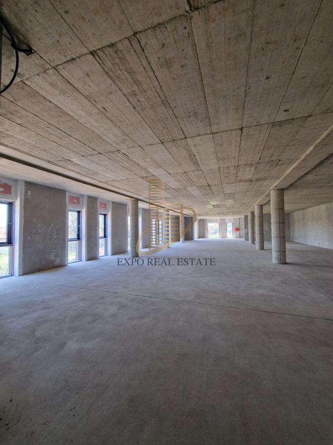 Za izdavanje poslovi prostor od 700m2 - Veternik