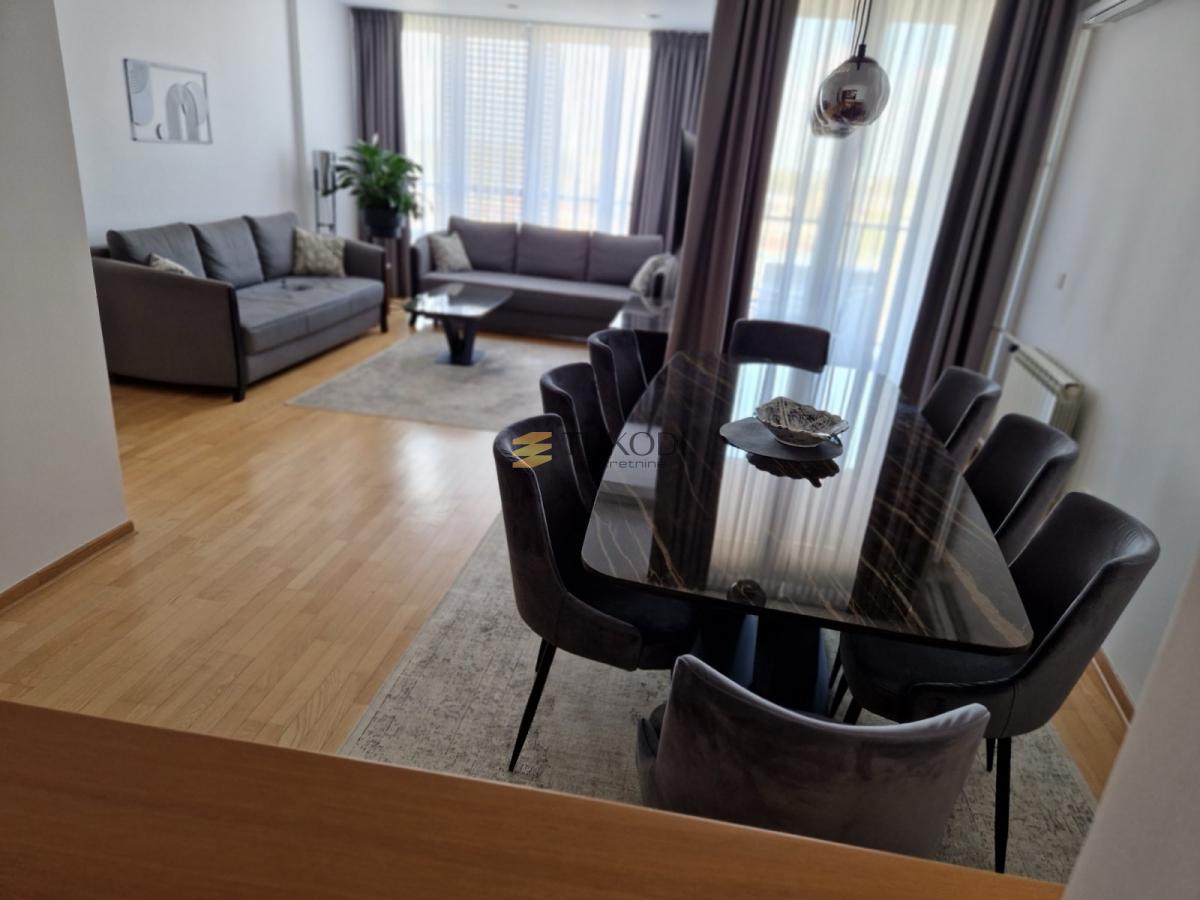 Stan 85m2 Žorža Klemensoa sa garažom