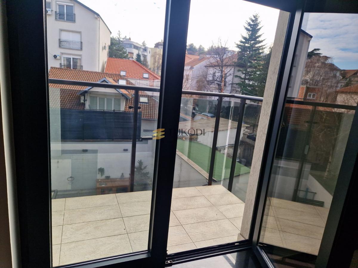 Izdavanje 3,0 stan od 80m2 sa garažnim mestom