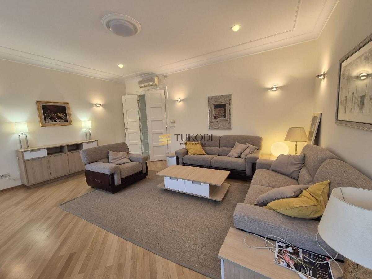 Trosoban stan 115 m², Slavija, Vračar