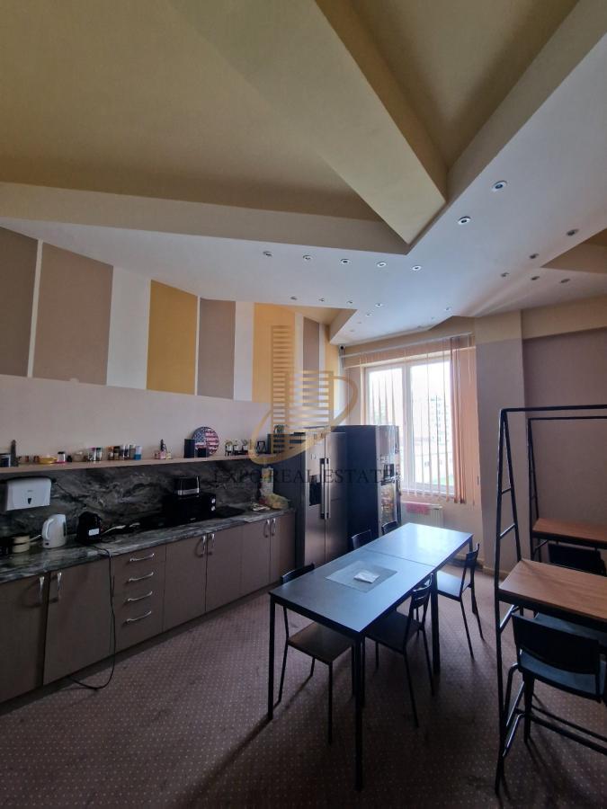 Poslovni prostor od 690m2