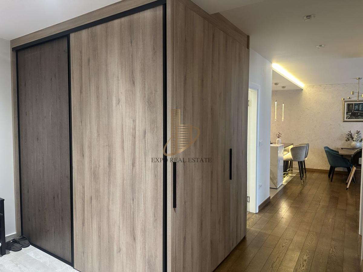 Prodaja 4,0 stan od 115m2 Južni Bulevar