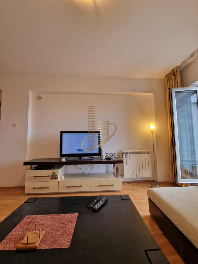 Izdavanje 3,0 stan od 80m2 Bul.Oslobodjenja