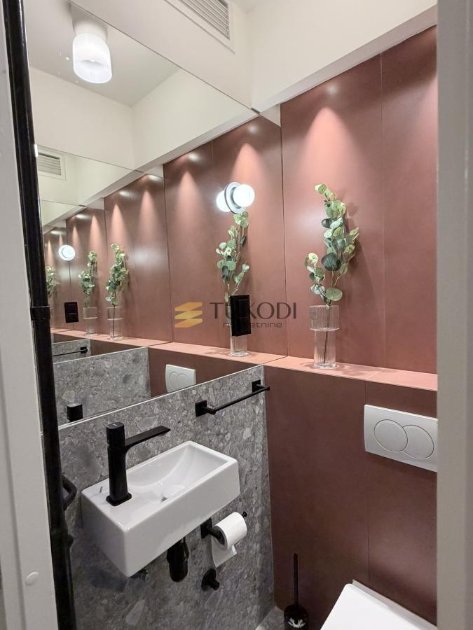 Osunčan i prijatan stan u bloku 61