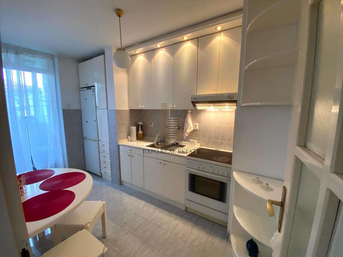 Izdavanje 3,0 stan od 64m2 Vojvode Stepe